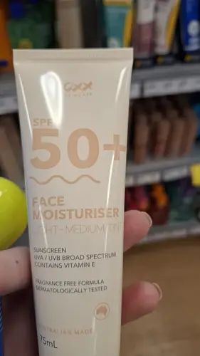 OXX Cosmetics Face spf50+ tinted