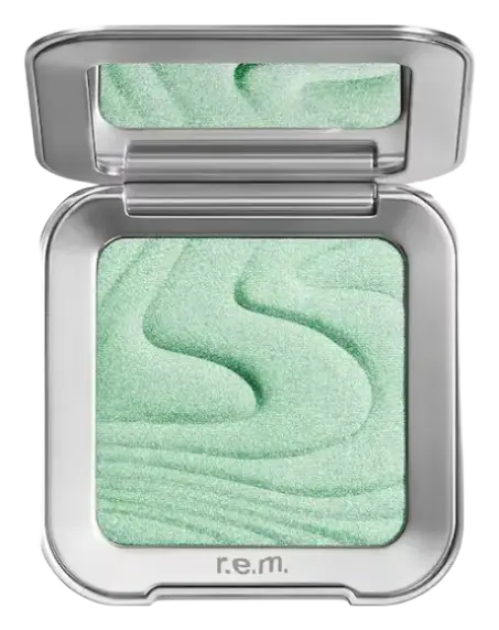 r.e.m. beauty Interstellar Highlighter Topper Mama Earth