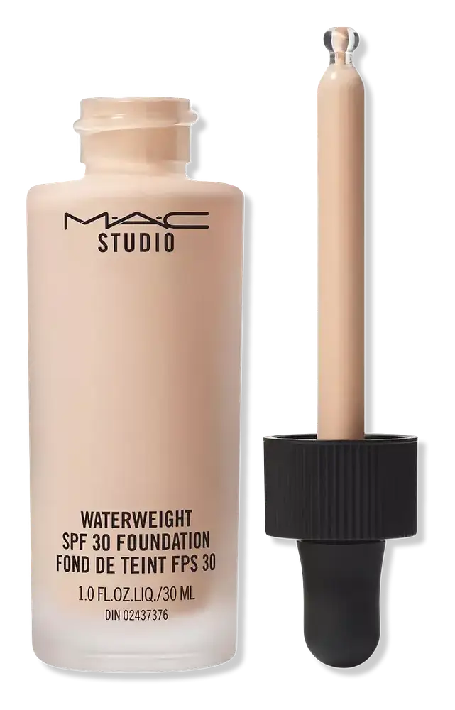 Mac Cosmetics Studio Waterweight SPF 30 Foundation NC15