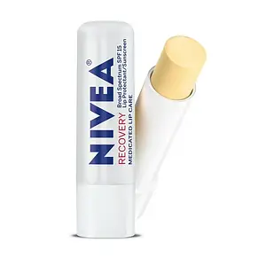 Nivea A Kiss of Recovery Medicated Lip Care SPF 15