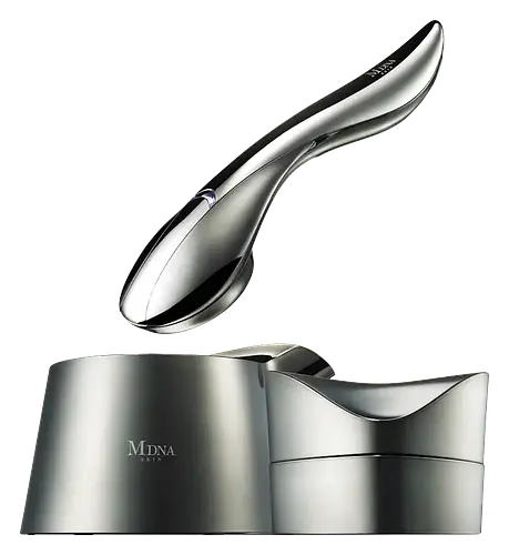MDNA Skin Rejuvenator Mask Set