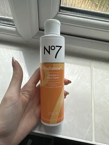No7 Radiance+ vitamin c glow toner