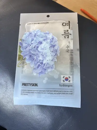 Pretty Skin Summer Hydrangea mask
