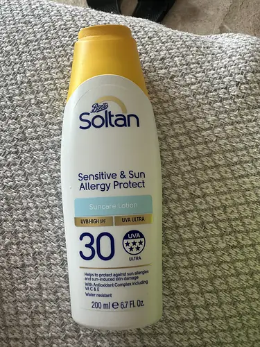 Boots Soltan  sensitive & sun allergy protect  SPF30