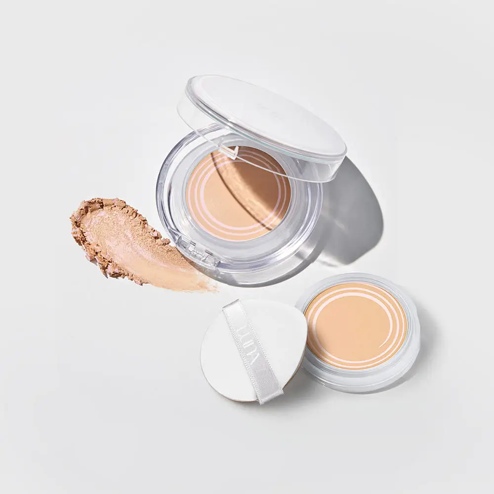 Age20's Luna water pact clear 17 ivory