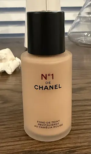 Chanel N°1 De Chanel Revitalizing Foundation B40