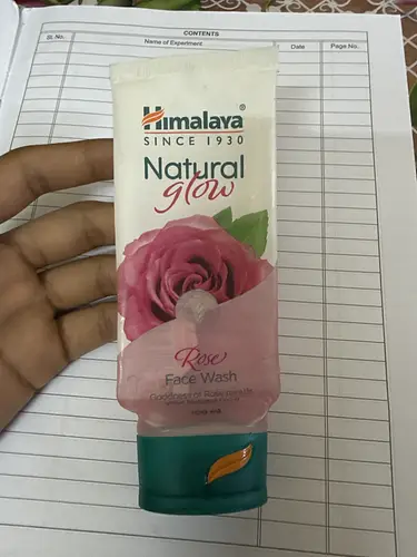Himalaya Natural glow rose face wash