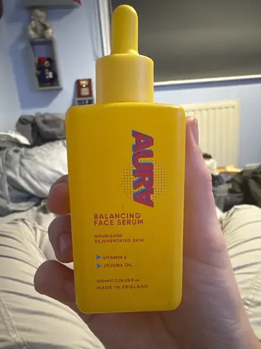 Aura Balancing face serum