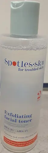 Spotles_Skn Exfoliating Facial Toner