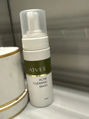 Aivee Acne Clearing Wash