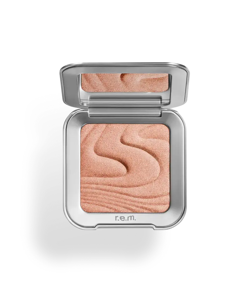 r.e.m. beauty Interstellar Highlighter Topper Miss Saturn