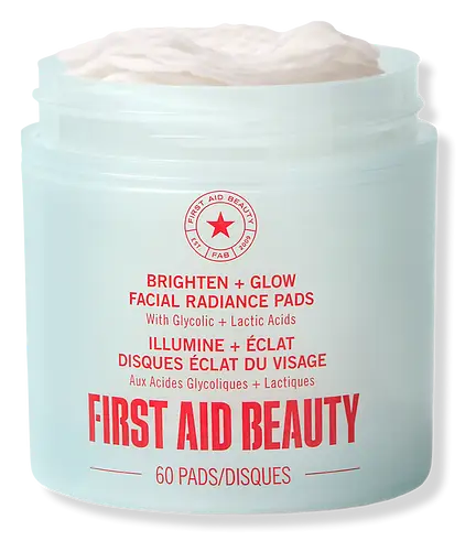 First Aid Beauty Facial Radiance Pads With Glycolic + Lactic Acids