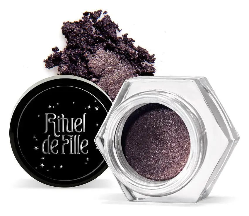 Rituel de Fille Eye Soot Serpent de Mer